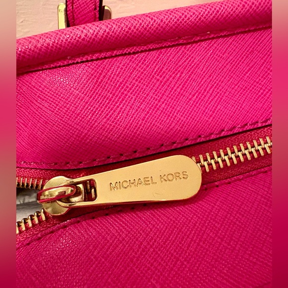 Michael Kors Fuchsia Tote Bag - Picture 4 of 6